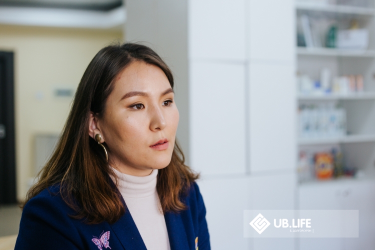 Г.Нарангэрэл: Нүүрээ их будах биш донжоо олж будах нь чухал