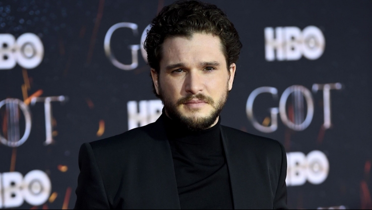 "GOT"-ийн жүжигчин Кит Харингтон стресс болон архинаас болж эмчилгээнд оржээ