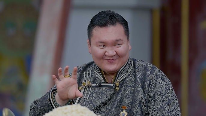 Хакүхо сонирхогчдын сүмог гартаа авлаа