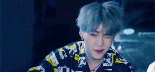 QUIZ: BTS хамтлагийн клипийг Suga-гаар мэдэх үү?