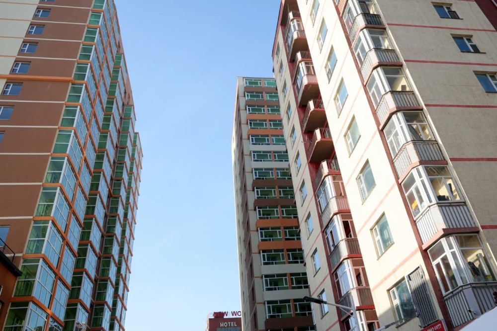 Зуун айлын нийтийн байрыг дахин төлөвлөх төсөлд хамрагдсан эхний айлууд орон сууцандаа оржээ