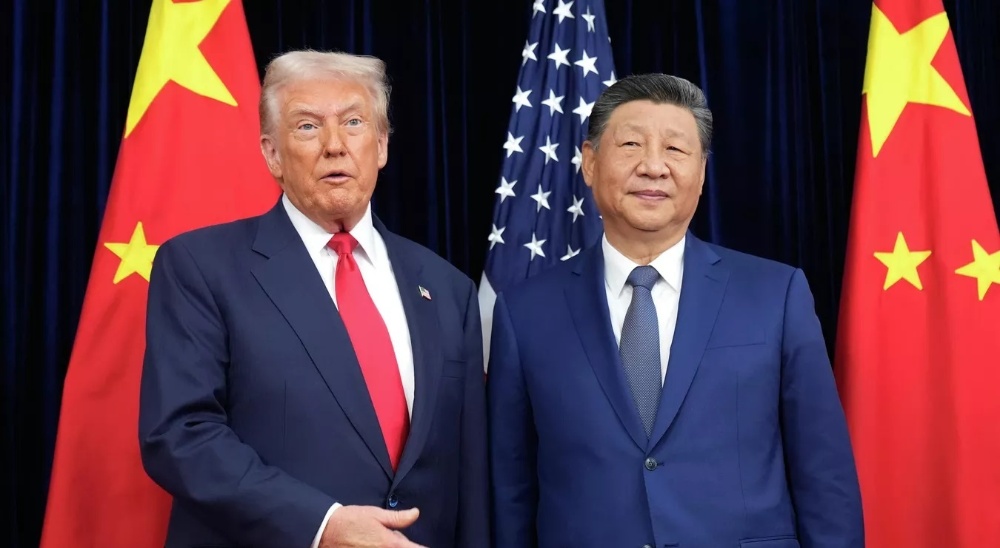 Трамп, Ши Жиньпин хоёр гар барьж уулзаад, гар барьж салцгаав