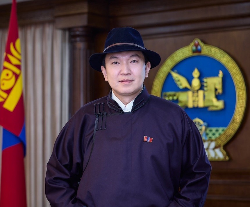 Анхдугаар Үндсэн хуулийг баталж, Бүгд Найрамдах Улс тунхагласан өдрийг тохиолдуулан УИХ-ын дарга Н.Учрал мэндчилгээ дэвшүүлэв