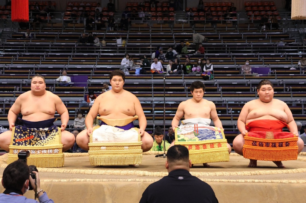 Асахифүжи “аварга” дахин дохён дээр гарлаа