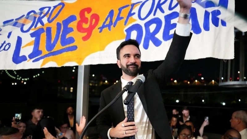 “Исламын шашинтан, цагаач” Нью-Йорк хотын шинэ дарга боллоо