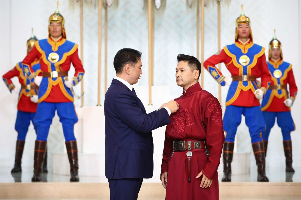 Кино урлаг үүсэж хөгжсөний 90 жилийн ойг тохиолдуулан төрийн дээд цол олгов