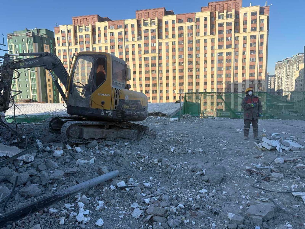 Дэлбэрэлтэд өртсөн 207 дугаар байрыг буулгах ажил 70 хувьтай үргэлжилж байна