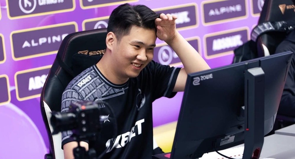 Kyxsan: “Оны шилдэг ахлагч”-аар “bLitz” шалгарах магадлалтай