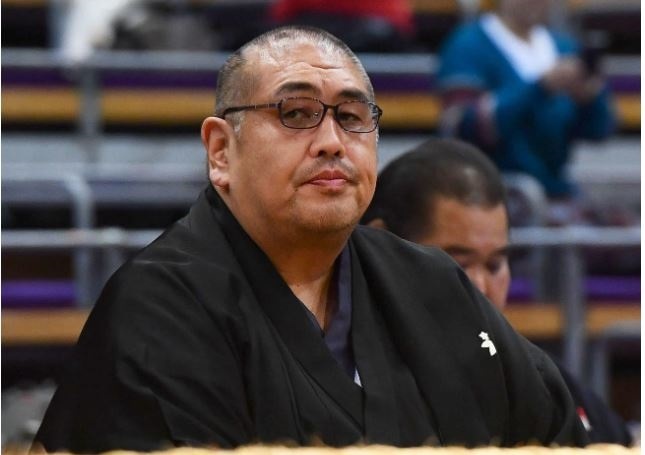 Фүтагояма ояката яагаад үсээ хусав?