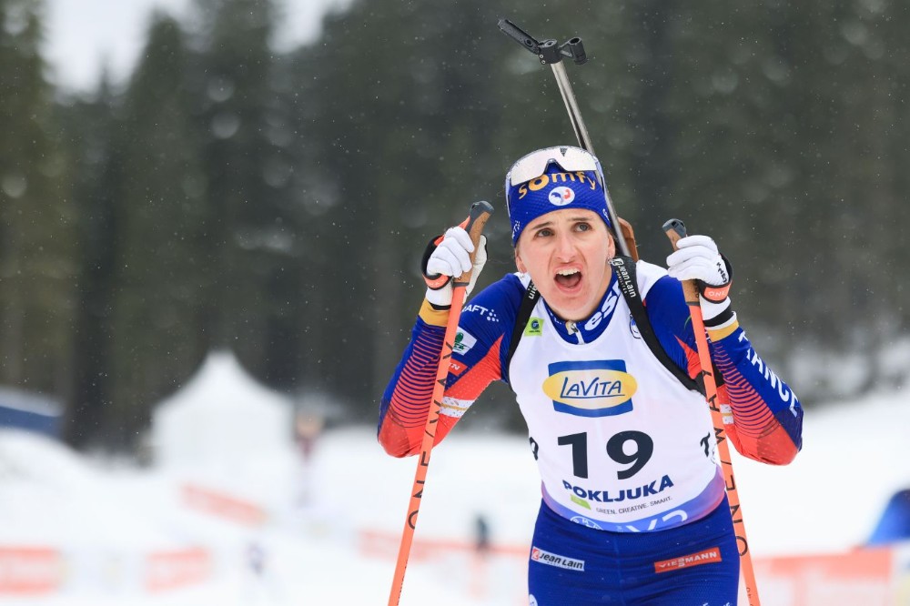 Жулия Симон хулгайн хэргээр ял сонссон ч олимпод оролцоно