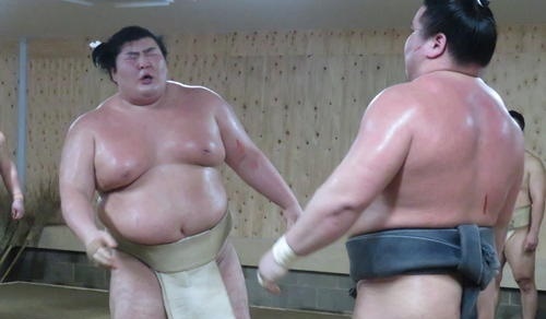 Б.Очирсайхан дээд зиндааны Хакүоохог давж байна