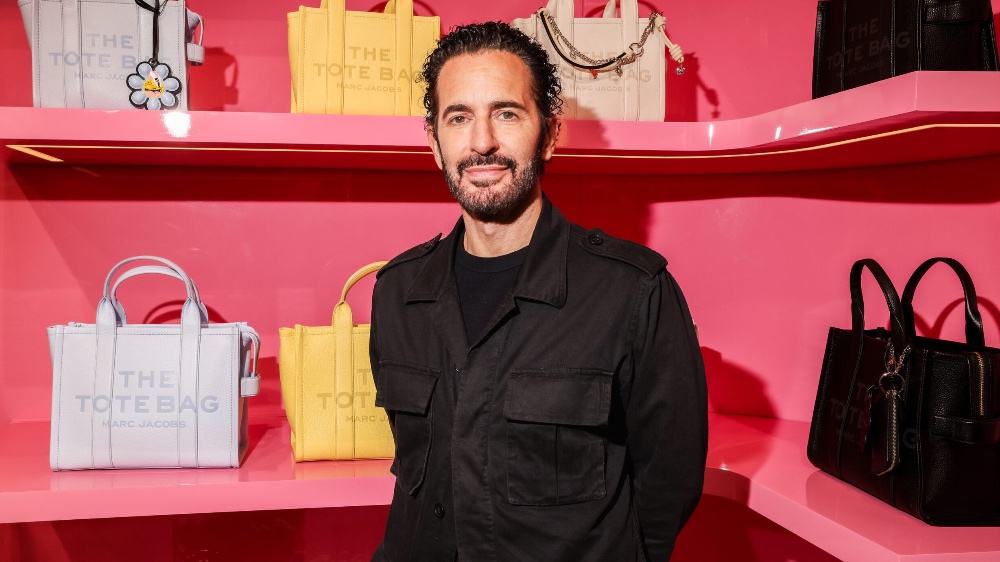 Marc Jacobs брэндийн хувь заяа хэрхэх вэ: Нэг тэрбум ам.долларын хэлцэл