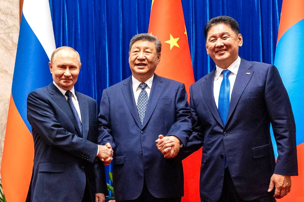Монгол, Хятад, Оросын төрийн тэргүүн нар өнөөдөр Бээжинд уулзлаа