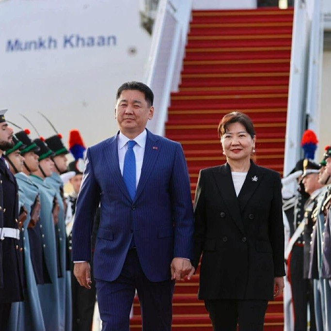 Ерөнхийлөгч У.Хүрэлсүх төрийн айлчлал хийхээр Бүгд Найрамдах Итали Улсад хүрэлцэн ирлээ