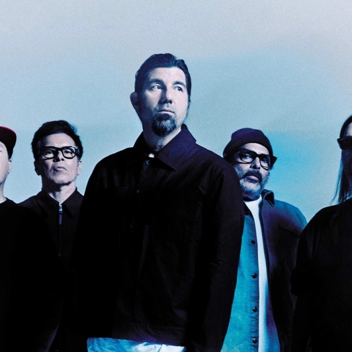 Deftones хамтлаг “Revolver Awards 2025”-ийн “Оны шилдэг уран бүтээлч” болжээ